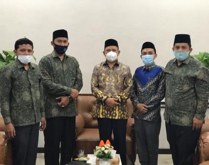 Sivitas akademika STIS Nahdlatul Ulama Aceh bersilaturrahmi dengan Bupati Aceh Besar